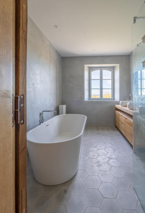 157 - Mas des Chênes: Villa: Bathroom