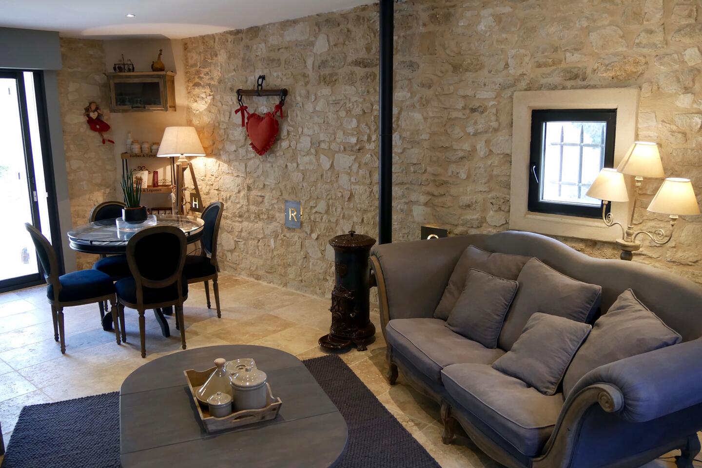 24 - La Roque sur Pernes: Villa: Interior - Living room - Annex