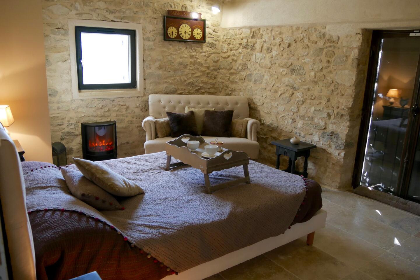 27 - La Roque sur Pernes: Villa: Interior - Bedroom - Annex