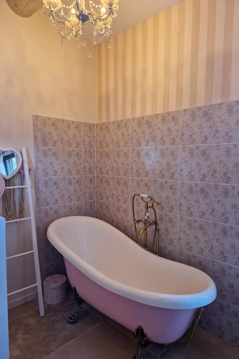 48 - La Roque sur Pernes: Villa: Bathroom - Bathroom - Bedroom 2