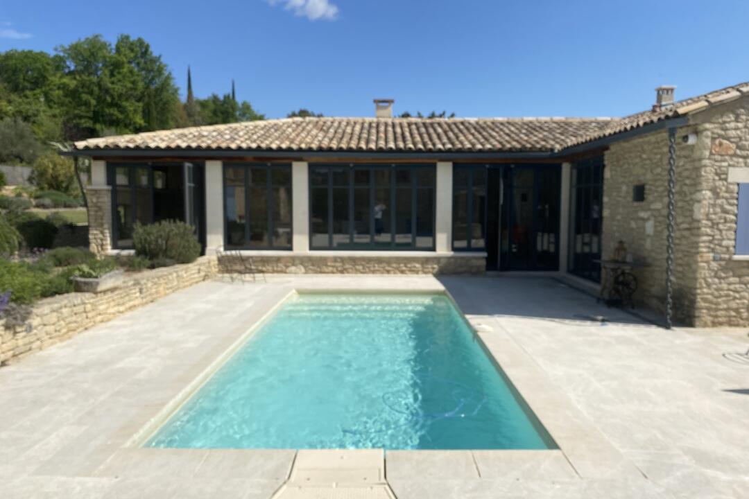 Außergewöhnliches Dorfhaus in der Nähe von Gordes mit luxuriösen Dienstleistungen 6 - Maison Olivia: Villa: Pool