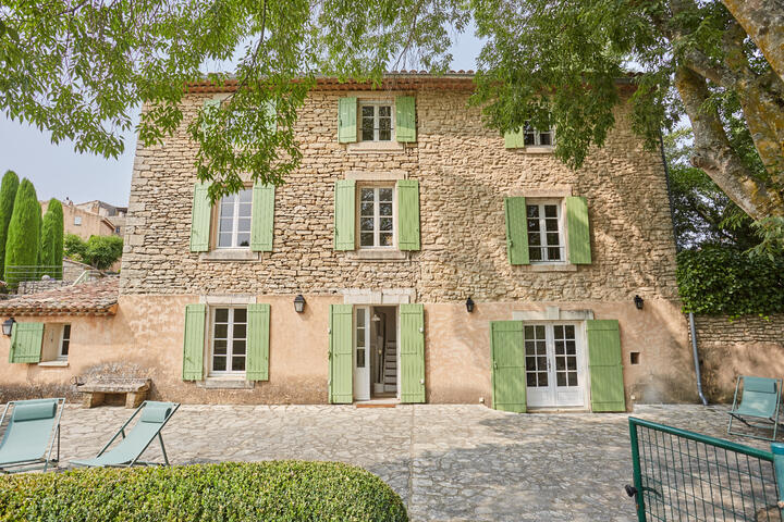 Charming property in the heart Goult village in the Luberon