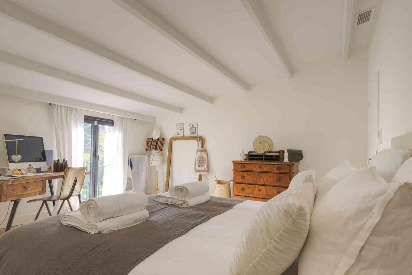 25 - Maison Eyragues: Villa: Bedroom
