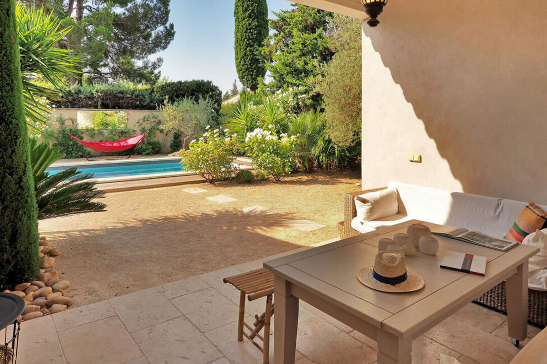 Charming house in the Provençal village of Paradou 7 - Maison Aubert: Villa: Exterior