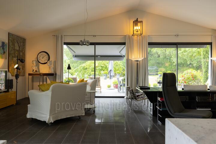 Superb property at the foot of the village of Bonnieux - 4