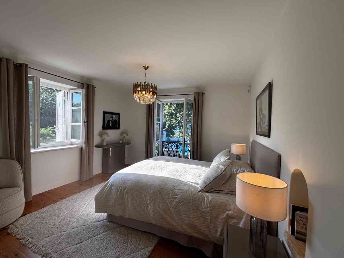 27 - Exceptional, renovated stone farmhouse: Villa: Bedroom