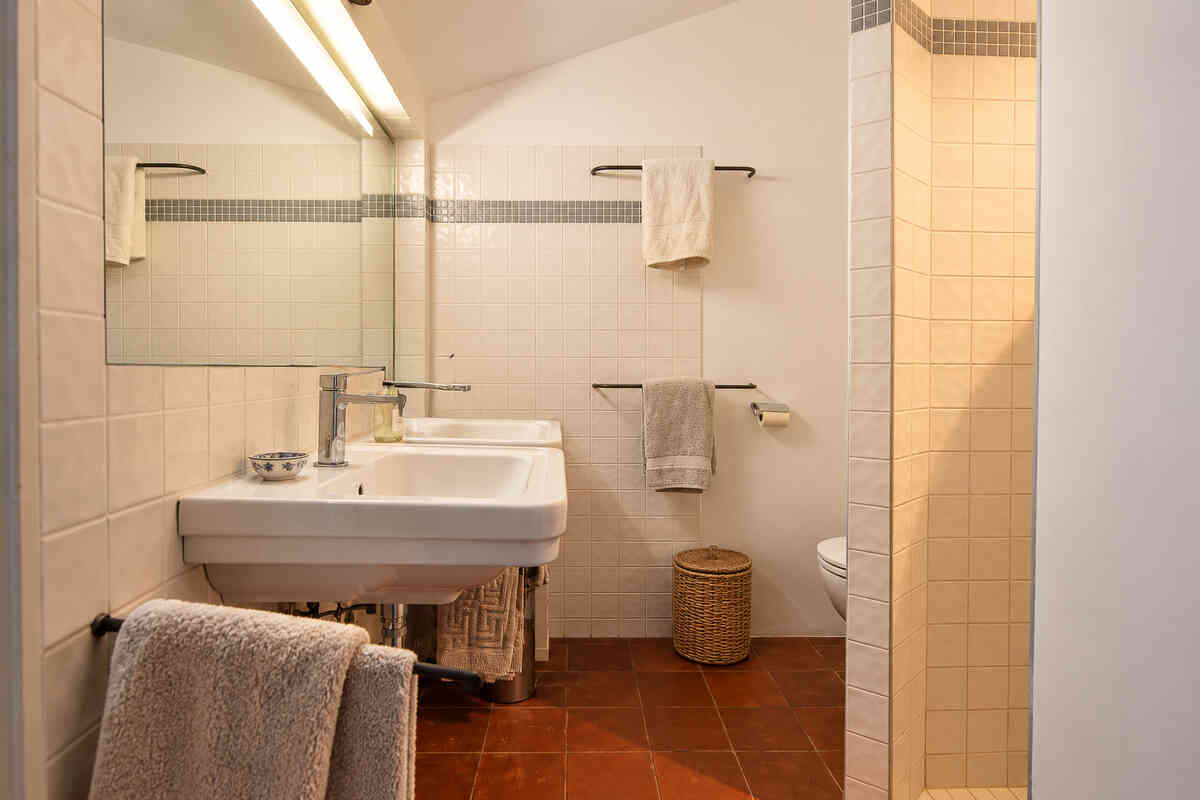 29 - Property with exceptional views in Aubignan: Villa: Bathroom