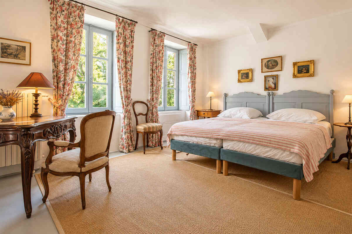 34 - Property with exceptional views in Aubignan: Villa: Bedroom