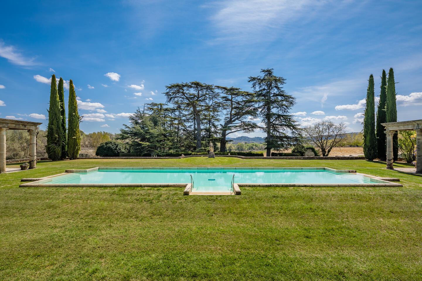 37 - Château de Luberon: Villa: Pool