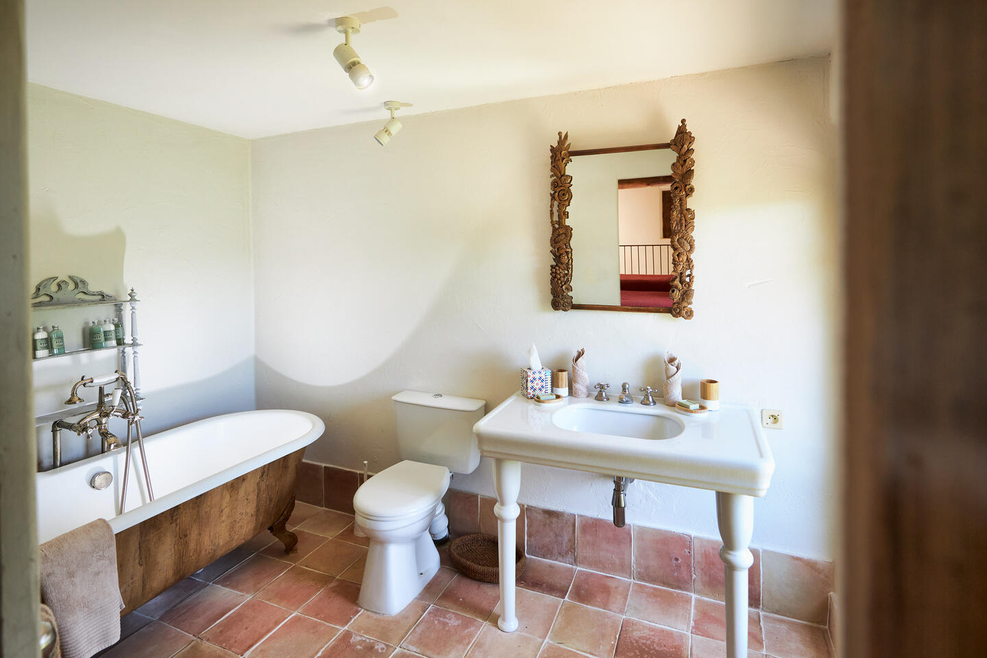 91 - Château de Luberon: Villa: Bathroom