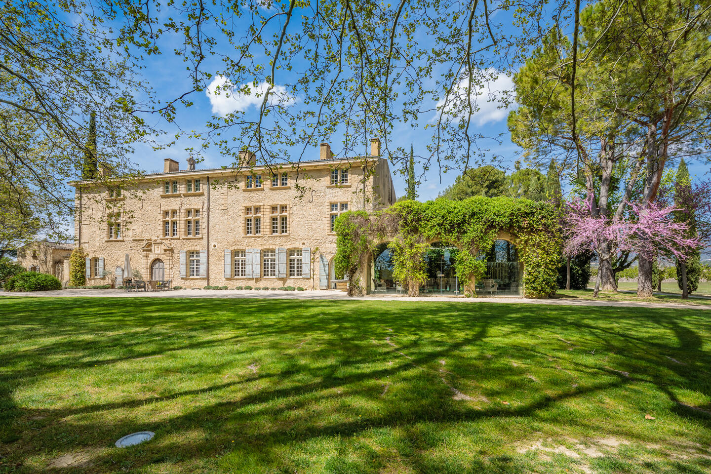 13 - Domaine de Luberon: Villa: Exterior