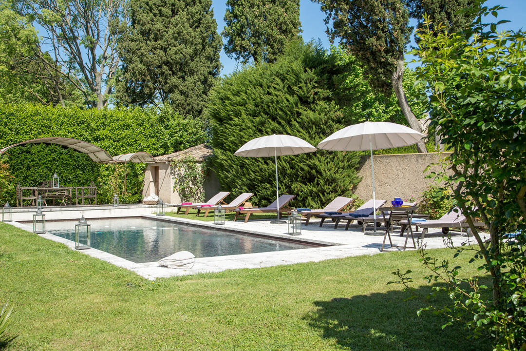 Charmant Provençaals landgoed met tennisbaan 6 - Le Domaine des Cyprès: Villa: Pool