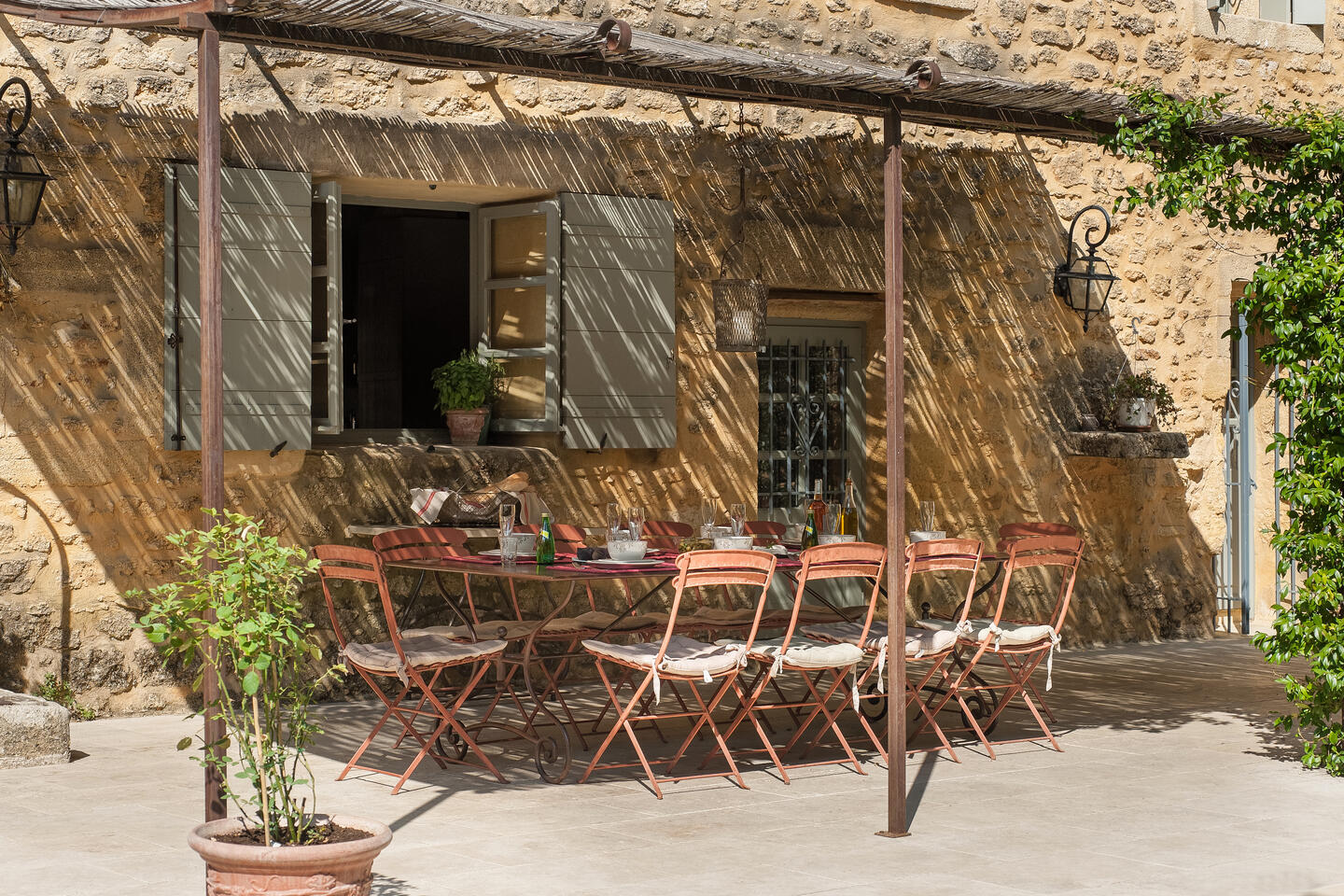 2 - Mas Pont-du-Gard: Villa: Exterior
