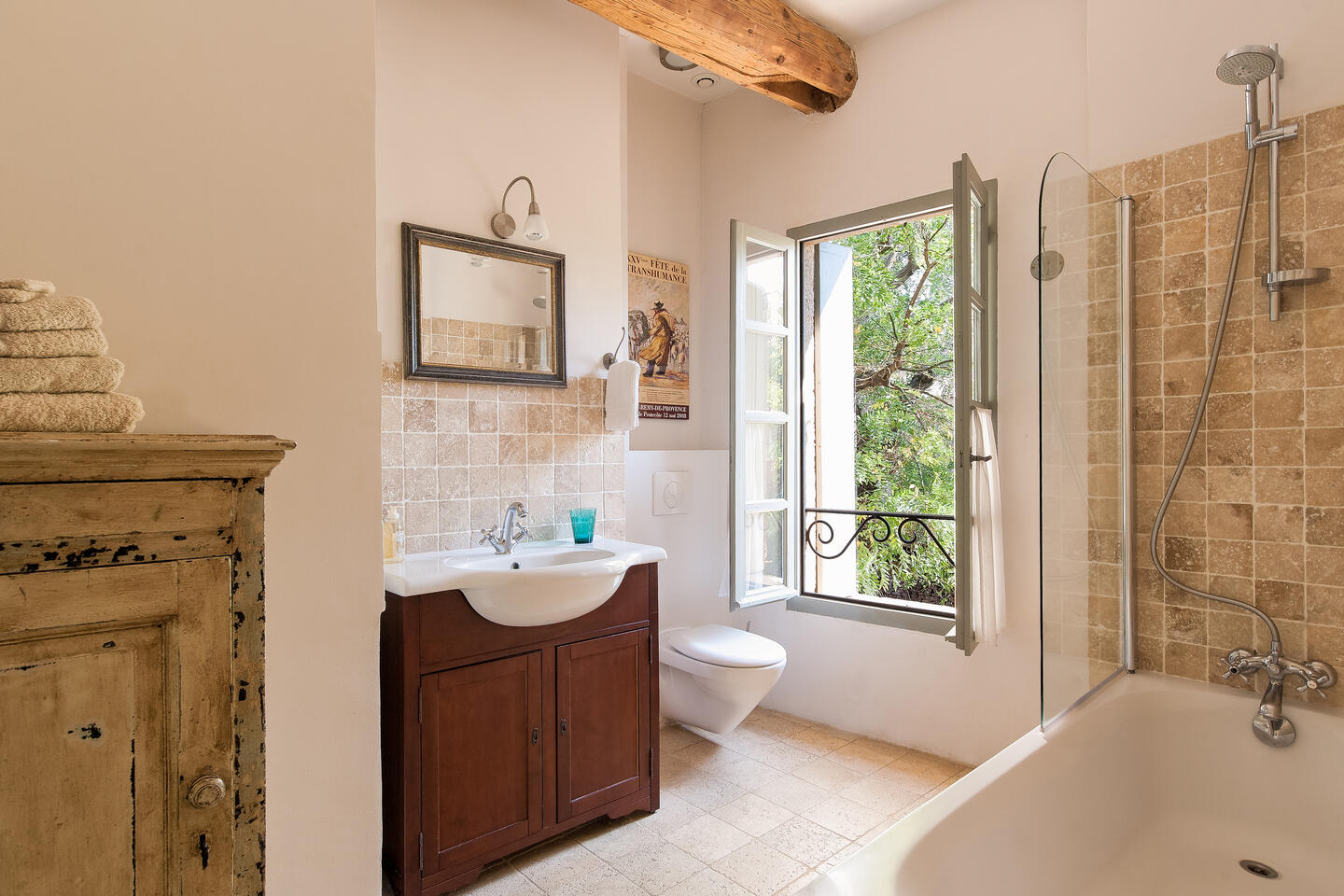 61 - Mas Pont-du-Gard: Villa: Bathroom