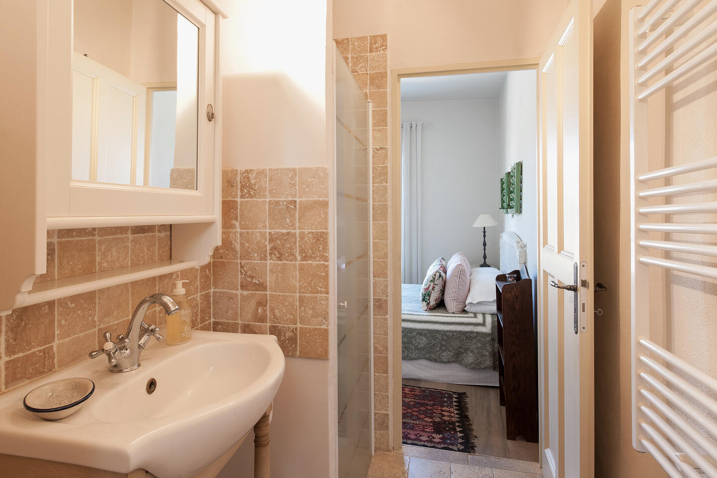66 - Mas Pont-du-Gard: Villa: Bathroom