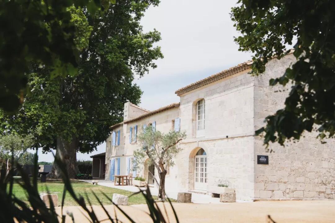 Hervorragende Ferienwohnung in Arles 8 - Mas d\'Images: Villa: Exterior