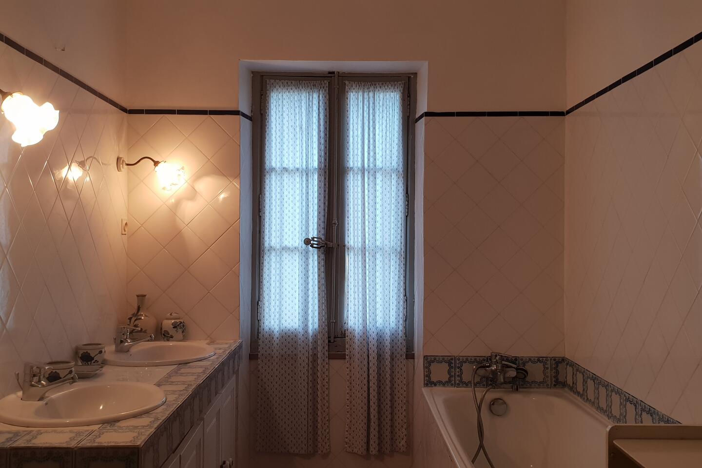 45 - Chez Christelle: Villa: Bathroom