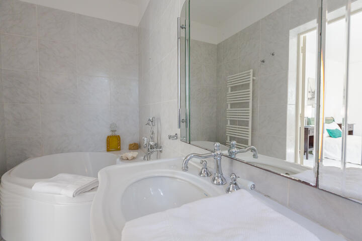 22 - Villa Cap d\'Antibes: Villa: Bathroom
