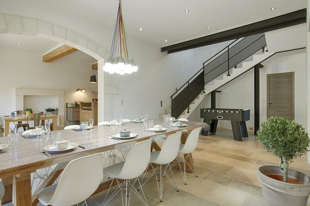 Air-conditioned farmhouse, with charm and contemporary design 4 - Le Mas de la Pinède: Villa: Interior
