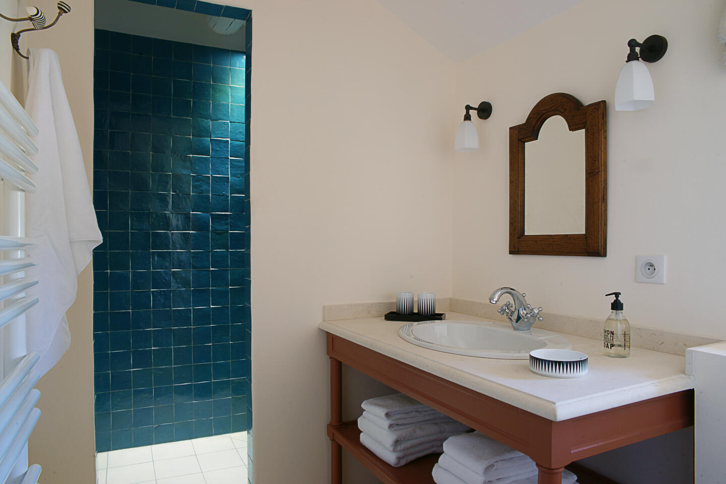 161 - Mas Saint-Rémy: Villa: Bathroom