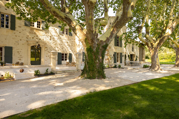 29 - Bastide Mouriès: Villa: Exterior