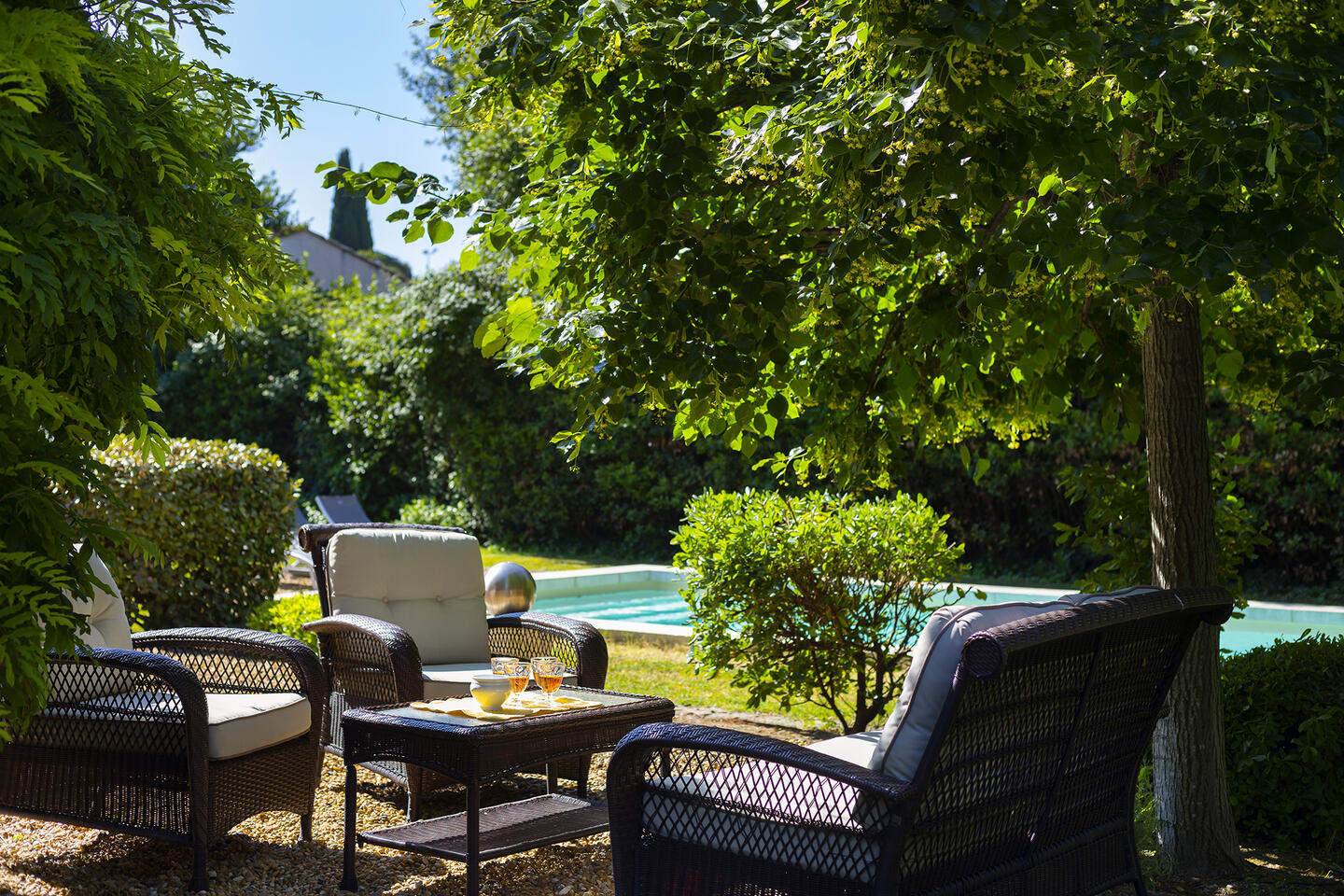 2 - Bastide climatisée avec piscine proche du centre de Saint-Rémy: Villa: Exterior