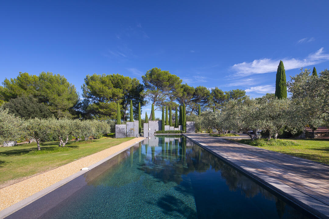 Interieur ontworpen Provençaalse boerderij 5 - Mas des Alpilles: Villa: Exterior