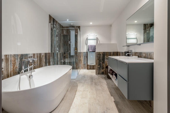 39 - Mas de la Bouisse: Villa: Bathroom