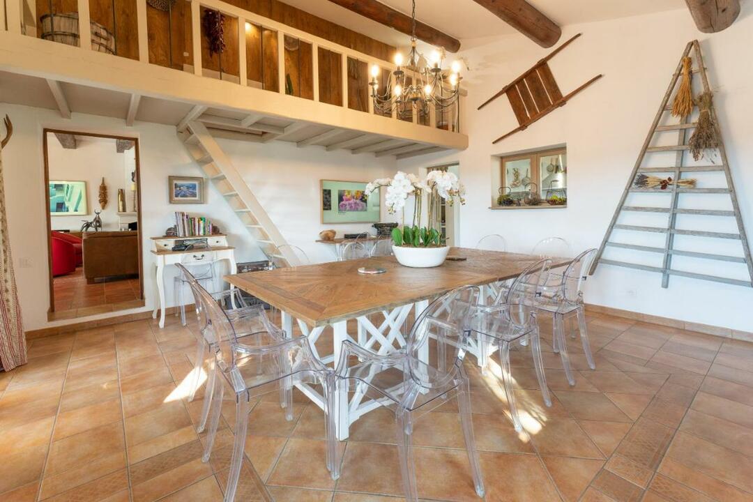 Recently Restored Country House with Heated Pool 5 - Bastide des Chênes: Villa: Interior