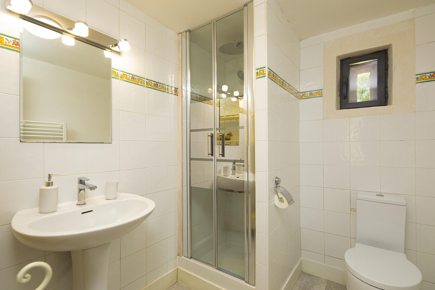 33 - Mas Alpilles: Villa: Bathroom