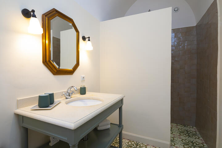 165 - Mas Saint-Rémy: Villa: Bathroom