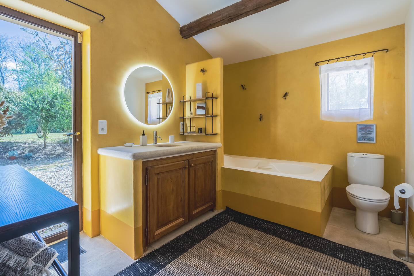 27 - Mas du Taureau: Villa: Bathroom