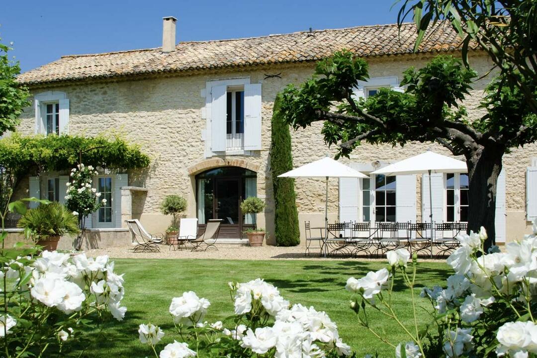 Charming Cottage on an Olive Oil Estate 7 - Maison Robion: Villa: Exterior