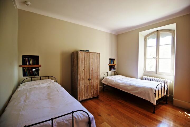 34 - Mas Provence: Villa: Bedroom