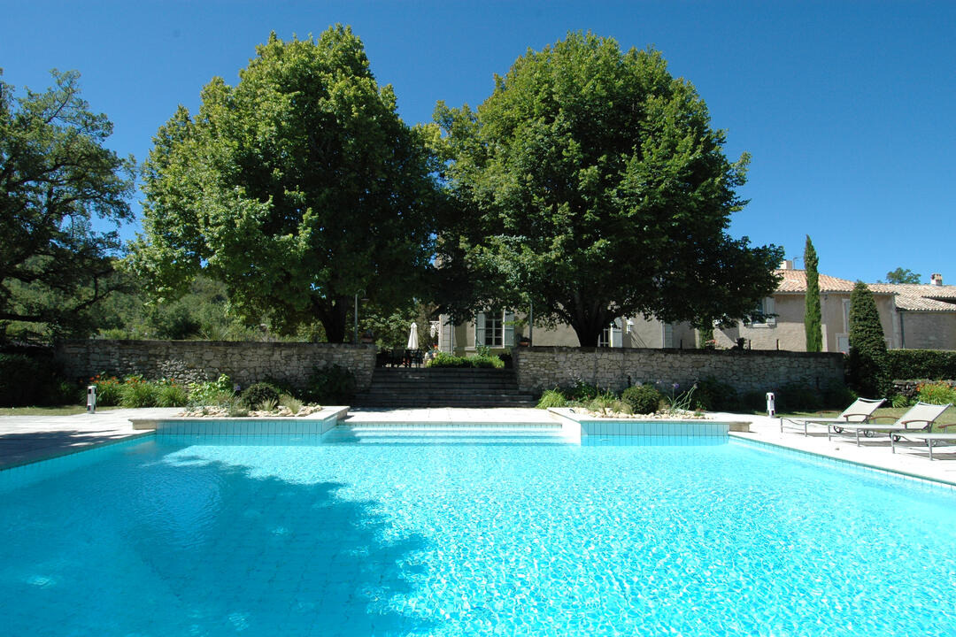 Prachtig pand met verwarmd zwembad en golfterrein in Lacoste 4 - Bastide Lacoste: Villa: Pool