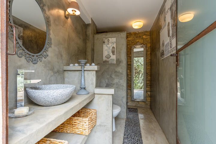 49 - La Villa La Roque: Villa: Bathroom