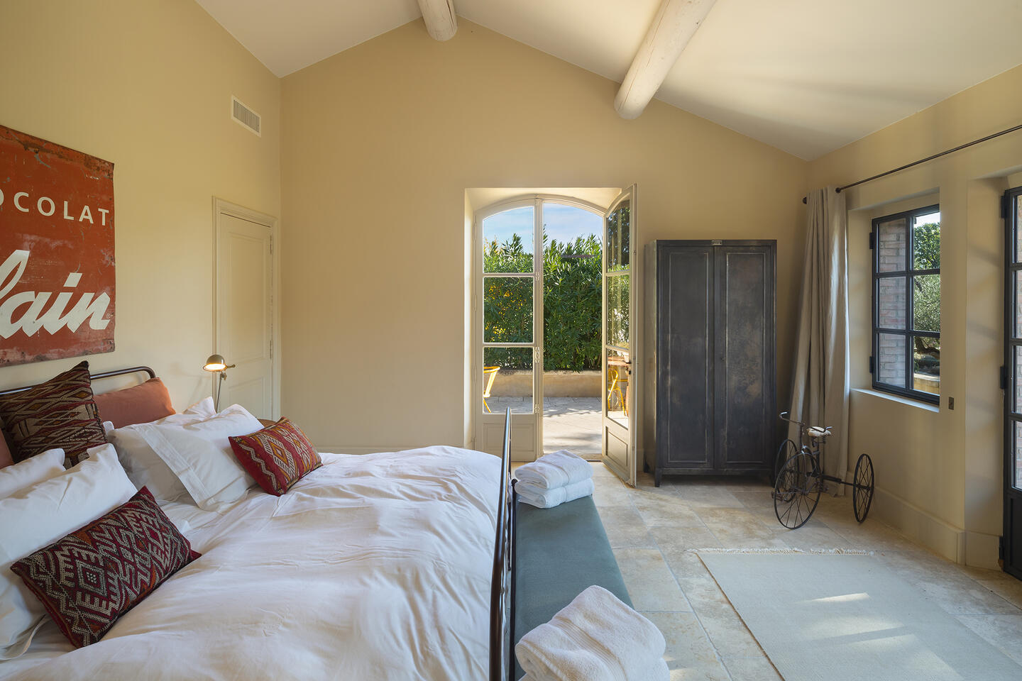 49 - Mas Provence: Villa: Bedroom