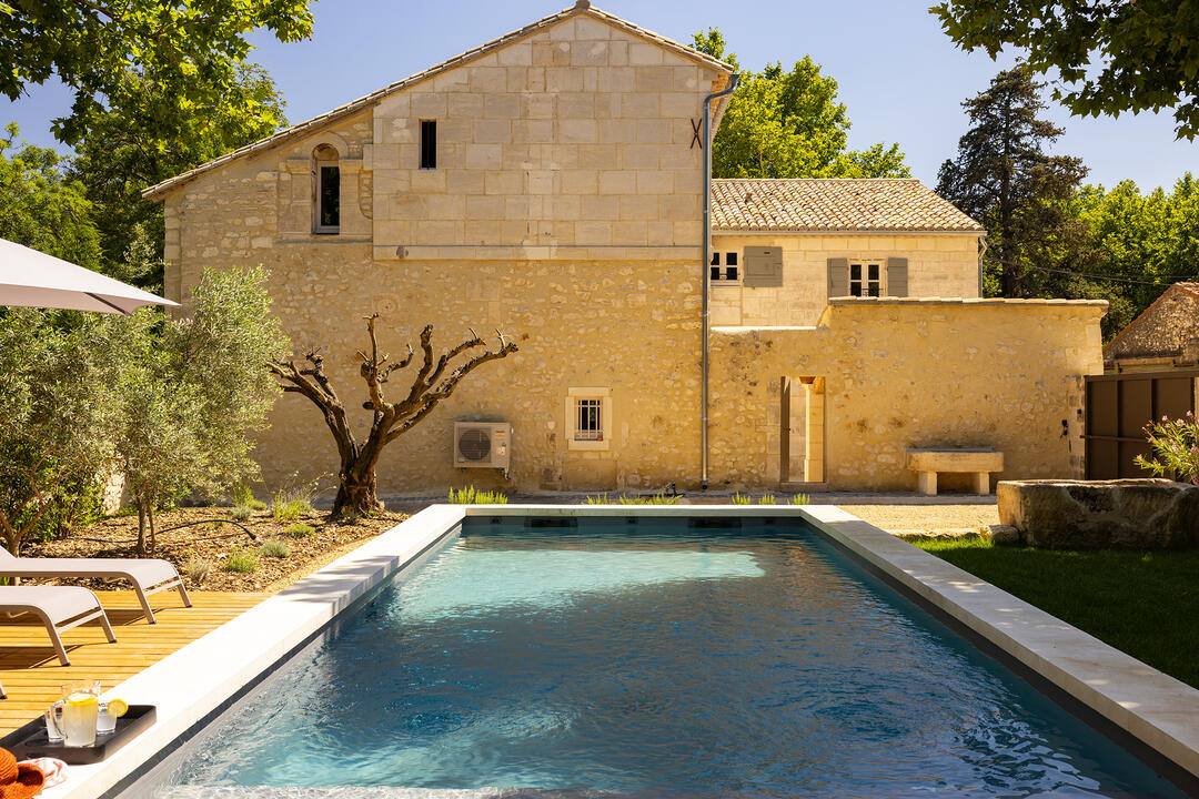 Historic House in the Heart of Maussane-les-Alpilles 6 - Maison de la Chapelle: Villa: Pool