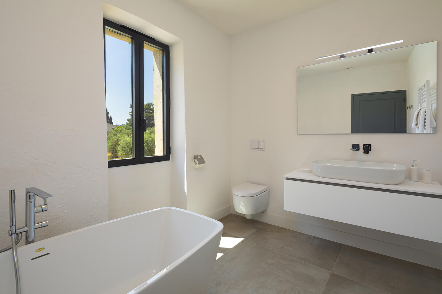 31 - Mas Alpilles: Villa: Bathroom