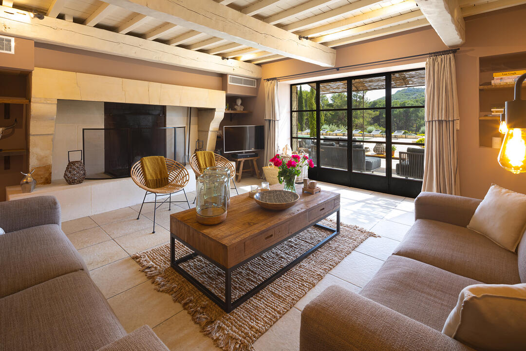 Luxury Property with Breathtaking Views in Les Baux 4 - Mas de Provence: Villa: Interior