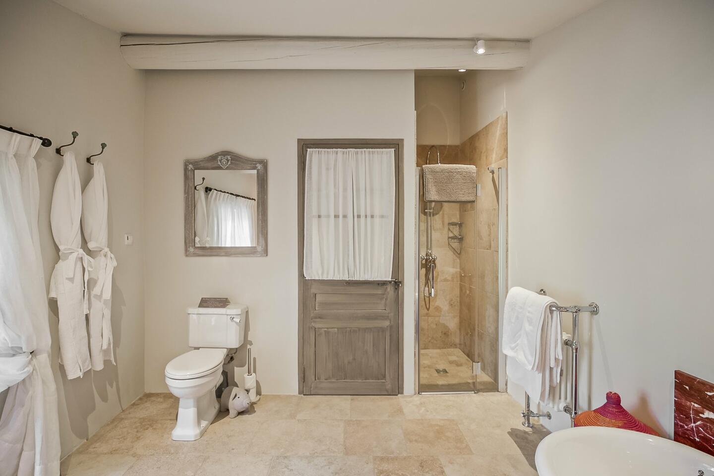 50 - Chez Émile: Villa: Bathroom