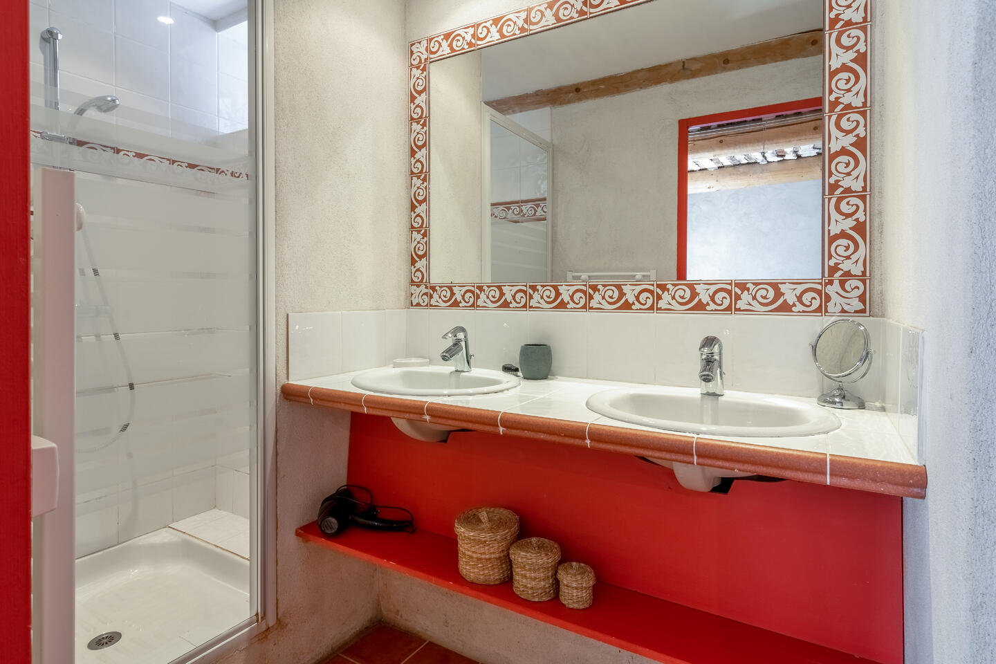 35 - Mas du Tilleul: Villa: Bathroom