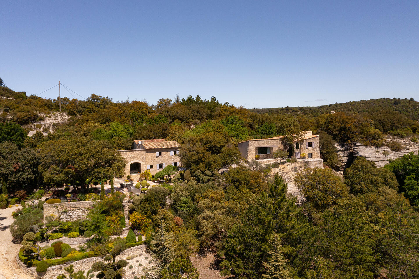 13 - Un Secret Provençal: Villa: Exterior
