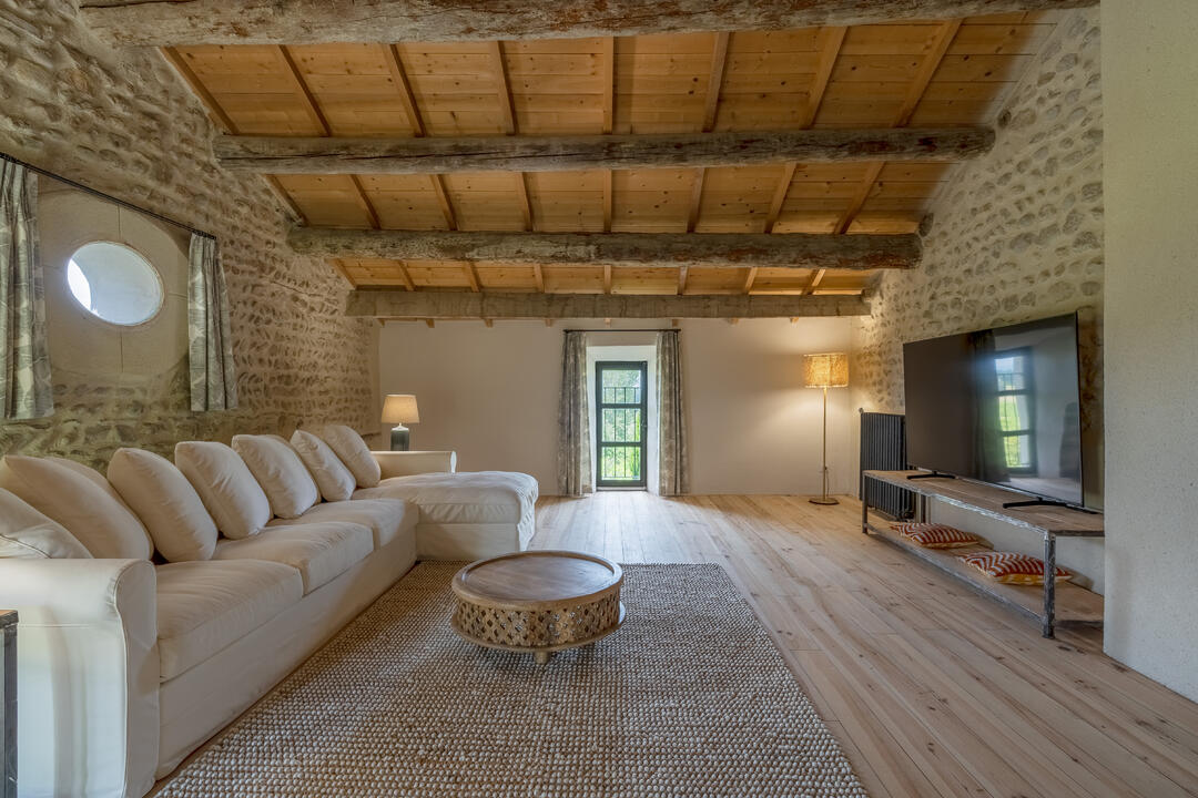 Renovated Farmhouse with Heated Pool 6 - Mas du Peyron: Villa: Interior