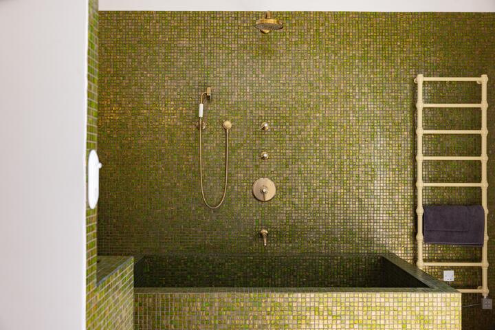 46 - Petite Bastide de Goult: Villa: Interior - La salle de bain de Cassiopée