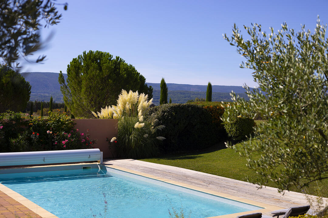 Mas restauré avec piscine chauffée dans le Luberon 5 - La Bastide des Pins: Villa: Pool