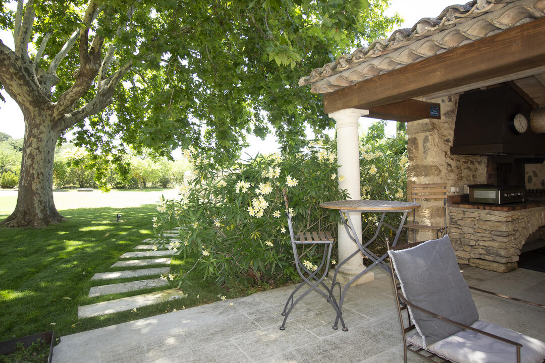 Prachtige boerderij met verwarmd zwembad, airconditioning en gastenverblijf 6 - Le Mas de la Combe: Villa: Exterior