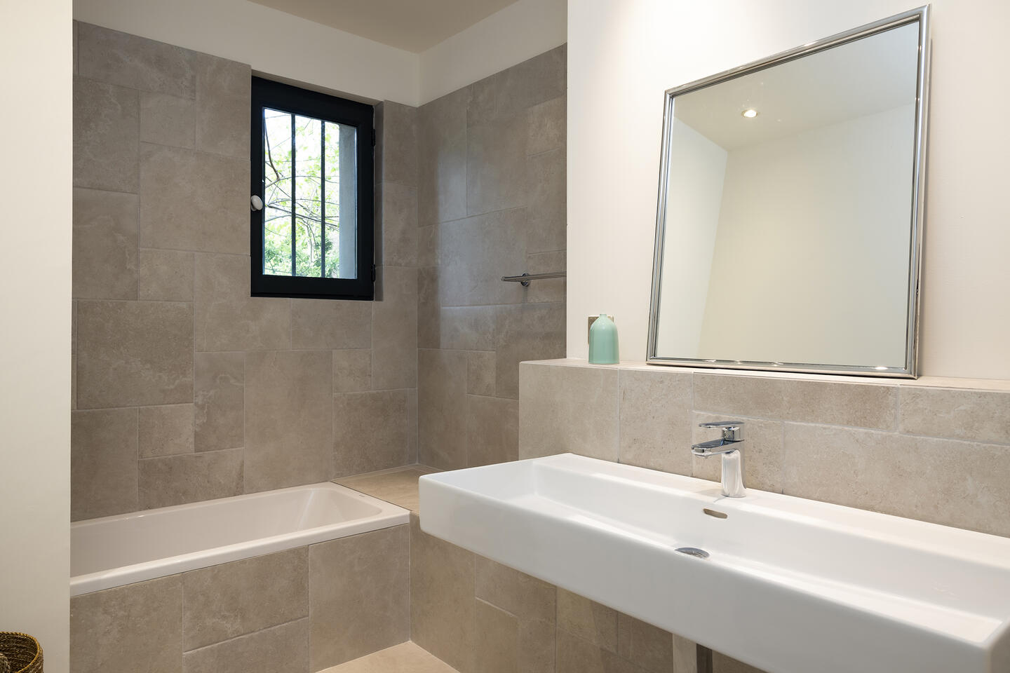 25 - Maison Sainte-Marthe: Villa: Bathroom