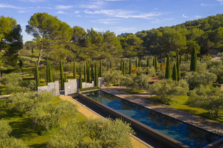 Interior-designed Provençal farmhouse with a private pool