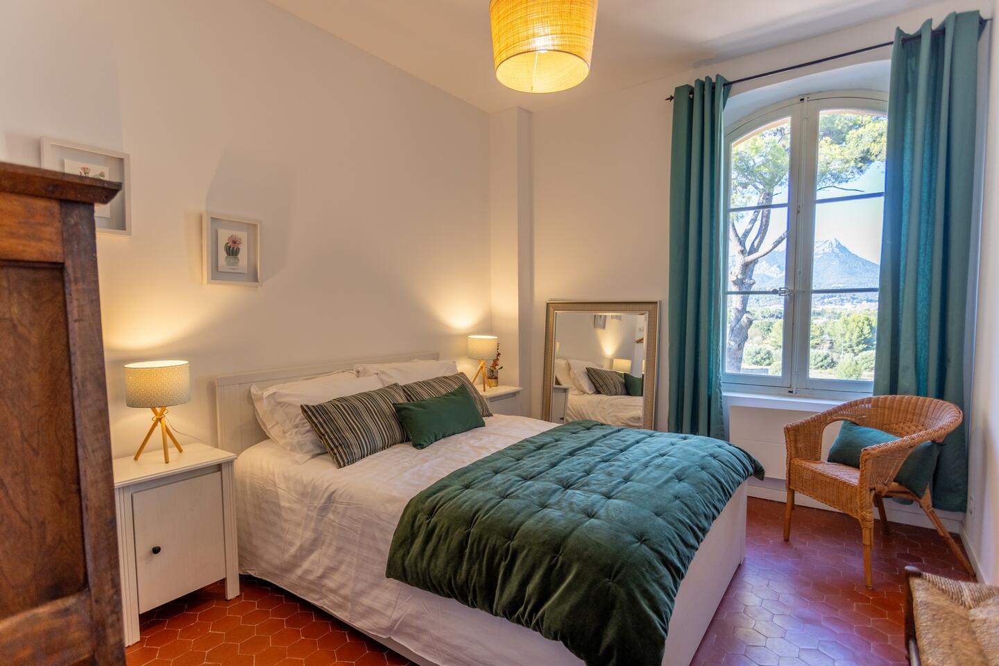28 - Bastide Le Pradet: Villa: Bedroom